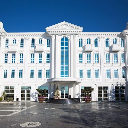 Hotel Britania Kamez Екстер'єр фото