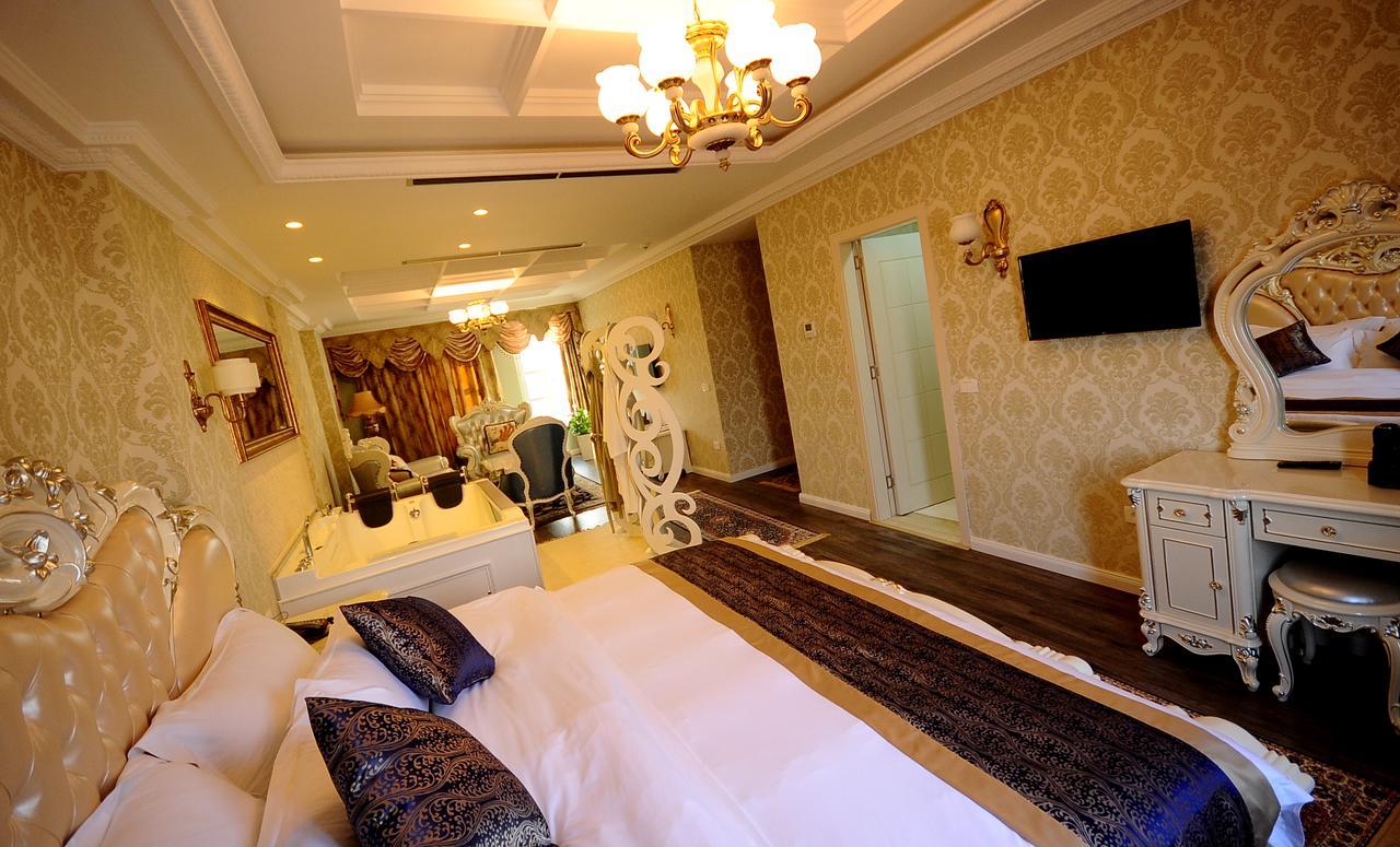 Hotel Britania Kamez Екстер'єр фото
