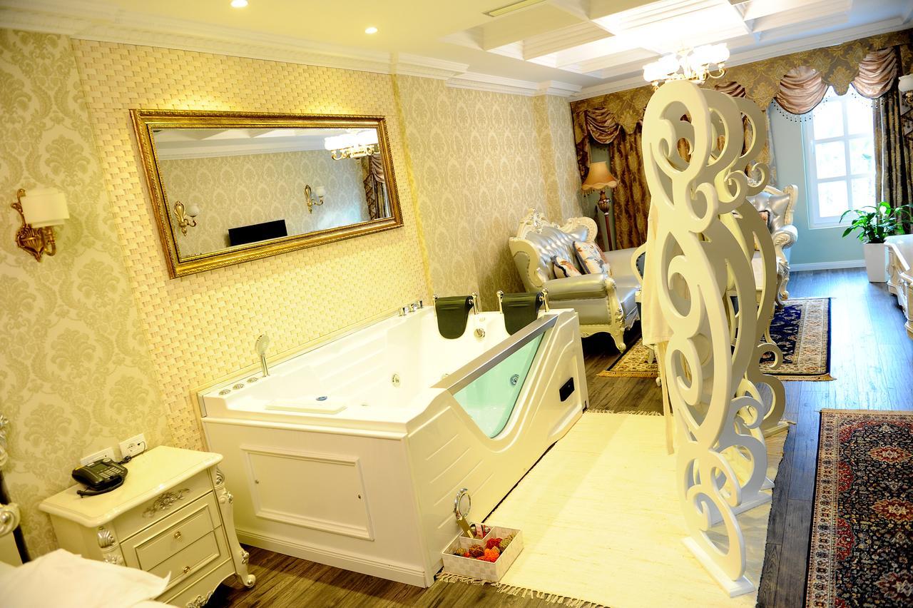Hotel Britania Kamez Екстер'єр фото