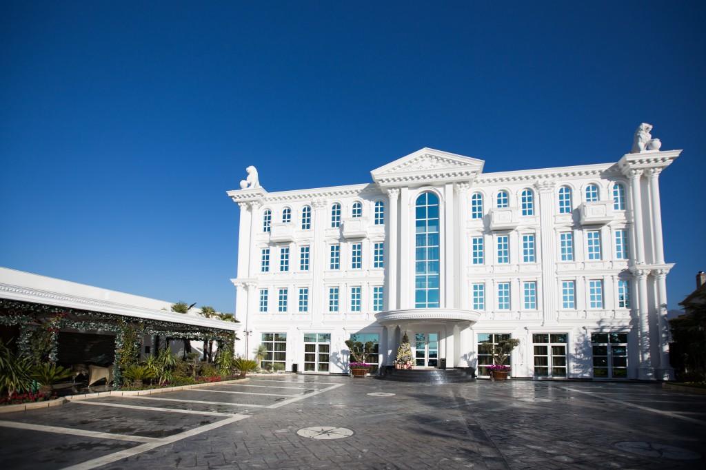 Hotel Britania Kamez Екстер'єр фото